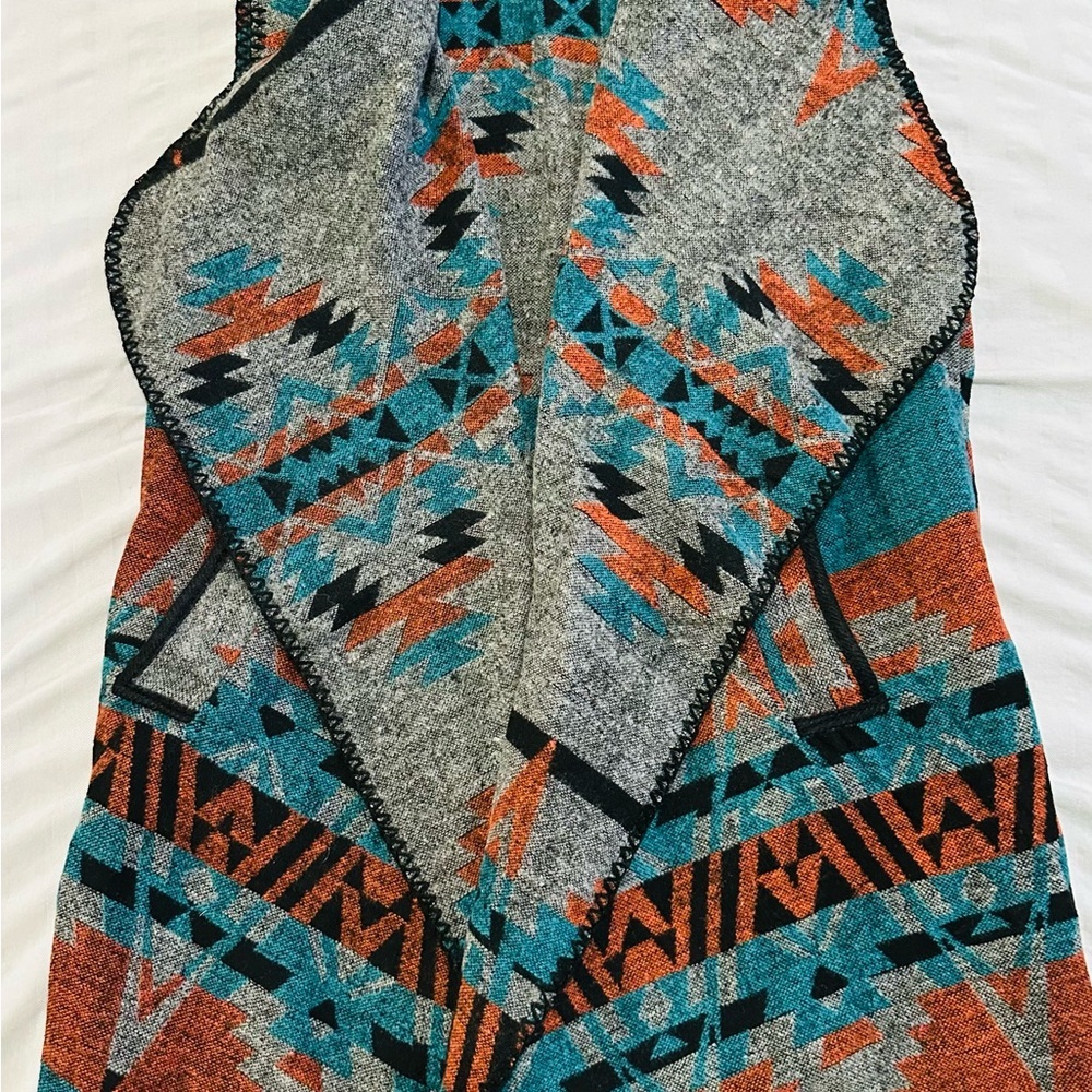 Aztec Patterned Front Pocket Collar Vest - image 2